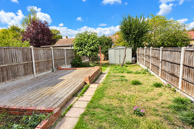 534, Whitmore Way, Essex photo 4