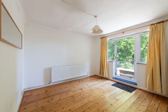 98 Brettenham Road, London photo 4