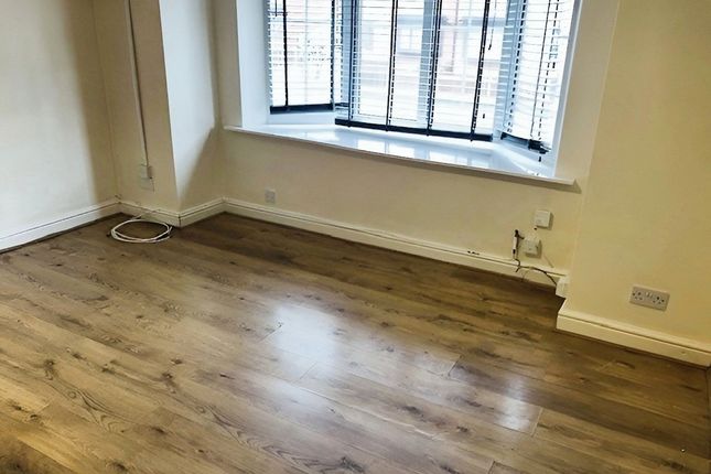 10B, Eldon Place, Eccles photo 2