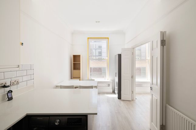 82 Chenies Mews, London photo 4