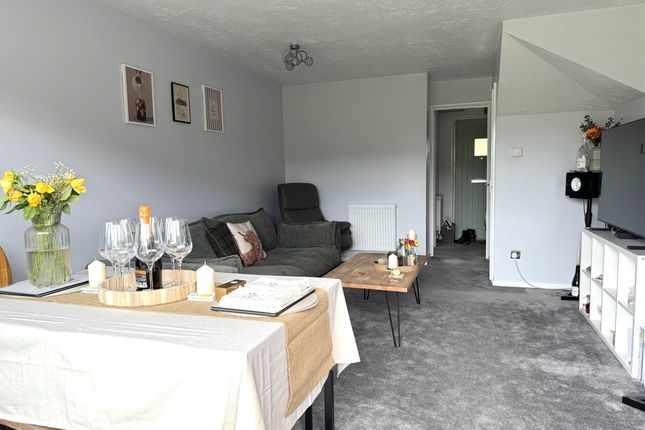 36, Marshall Place, Addlestone photo 4