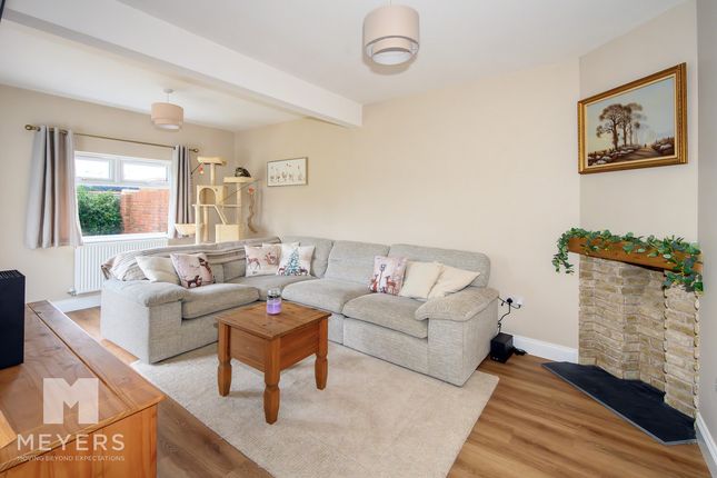15, Woolsbridge Road, Ringwood photo 2