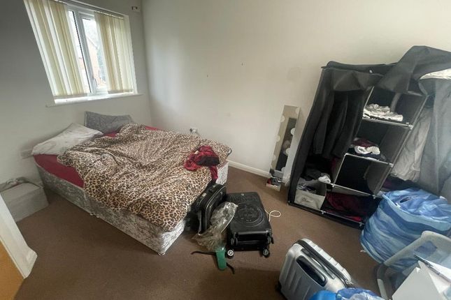 12, Great Lake Close, Manchester photo 3