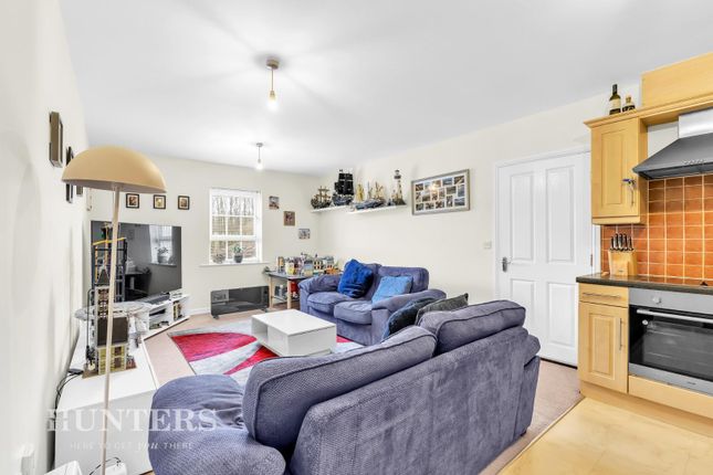33, Gale Close, Littleborough photo 2