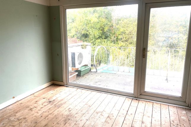 31, Links Avenue, Ellesmere Port photo 5