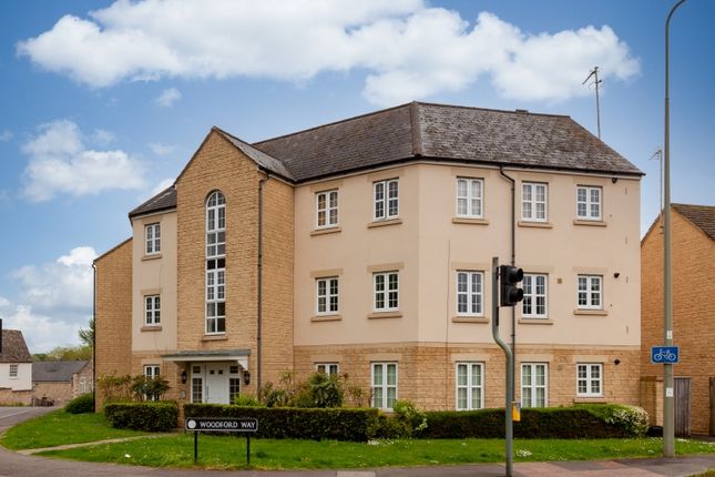 Thumbnail Flat to rent in Woodford Way, Witney