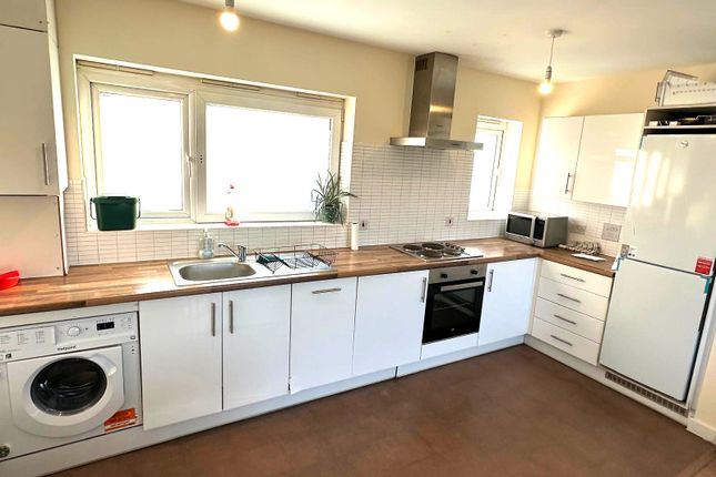 12, Spectre Court, Hatfield photo 3