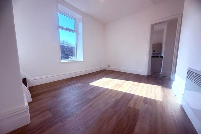 Flat 38A, Top Stables, Blackburn photo 5