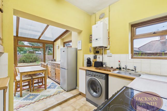 2, Lovat Drive, Northampton photo 2