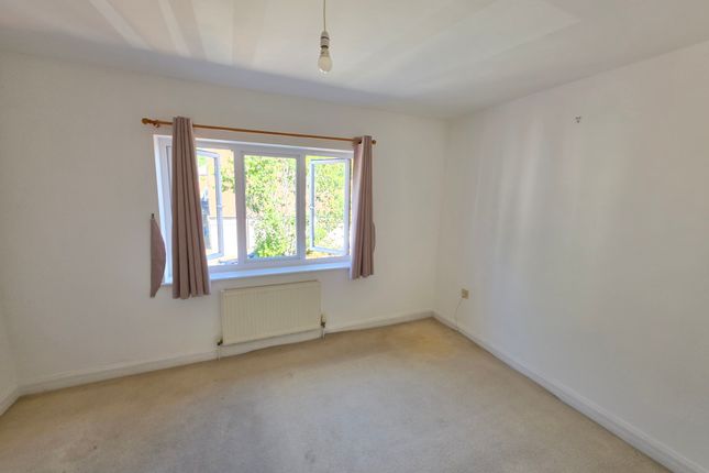 20, Taunton photo 5