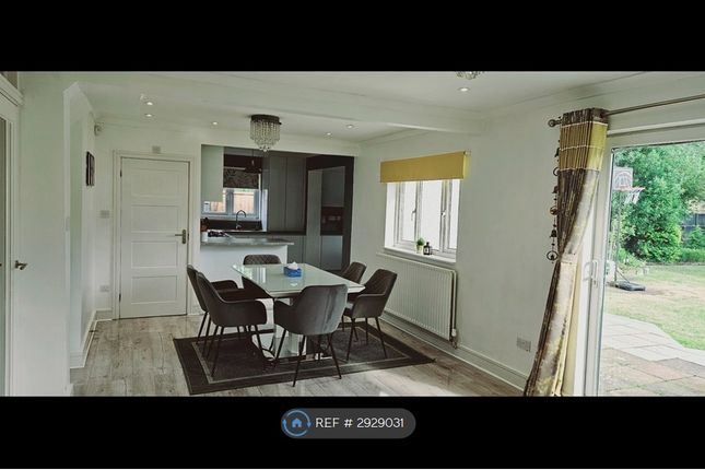 Lower Cippenham Lane, Slough photo 3