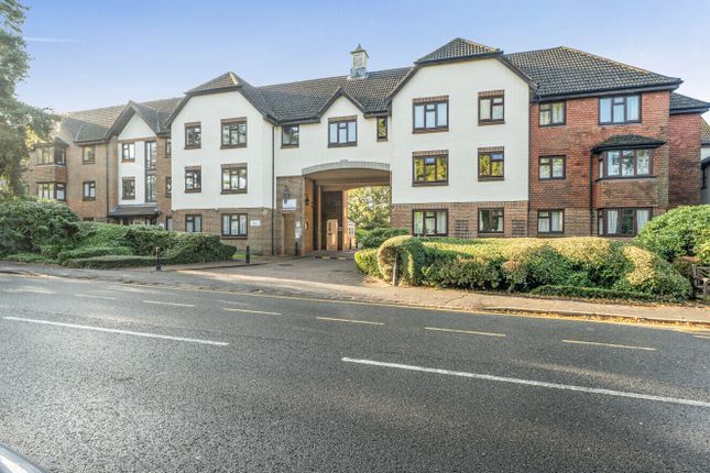 1-bed flat on Main Road, Biggin Hill, Westerham, £150,000