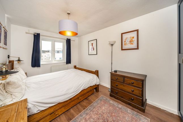Flat 7, 424, Clapham Road, London photo 4