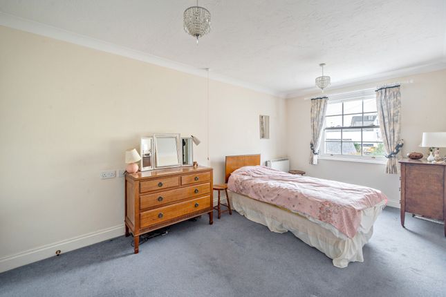 Flat 16, Jubilee Court,, Commercial Street, Gloucestershire photo 4