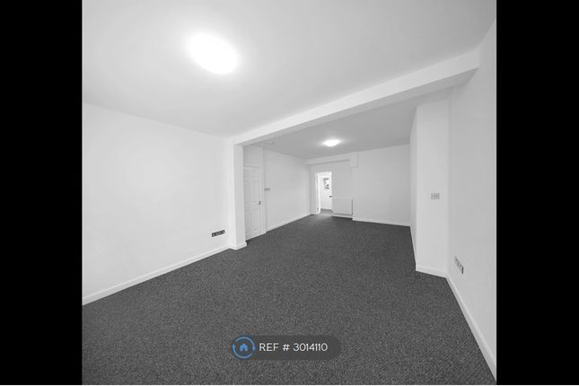 Yew Street, Aberbargoed, Bargoed photo 2