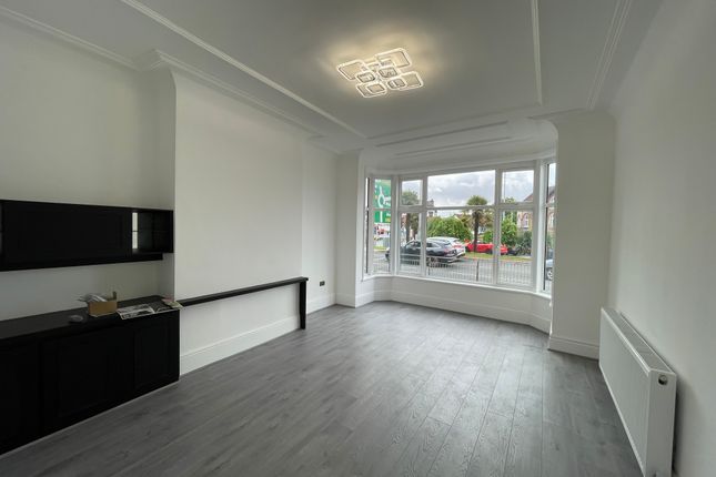 5, Menlove Ave, Liverpool photo 4