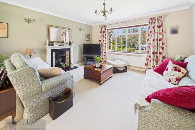 10, Goffs Close, Crawley photo 2