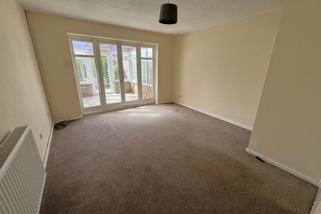 23, Magpie Way, Buckingham photo 2