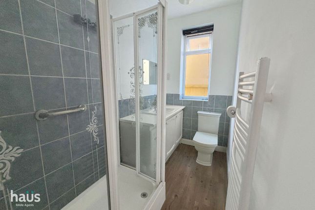 32, Thames Avenue, Rainham, Gillingham photo 4