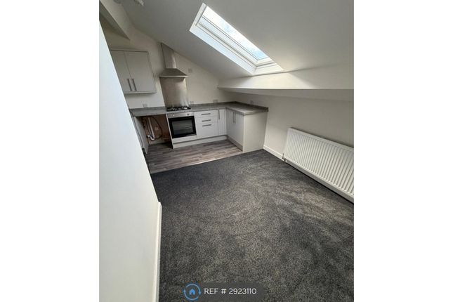 Flat    Laburnum Road, Wallasey photo 2
