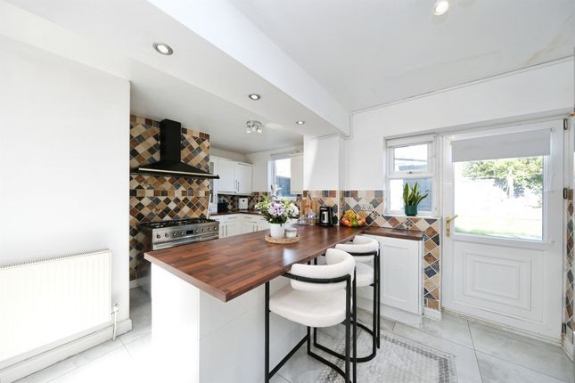 81, Warwick Road, Doncaster photo 3