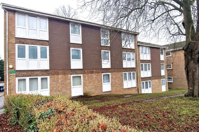 Thumbnail Flat for sale in Chaucer House, Bells Hill, High Barnet