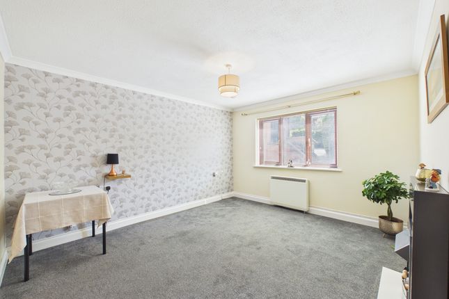 4 Peel Court, Longwick Road, Princes Risborough photo 2
