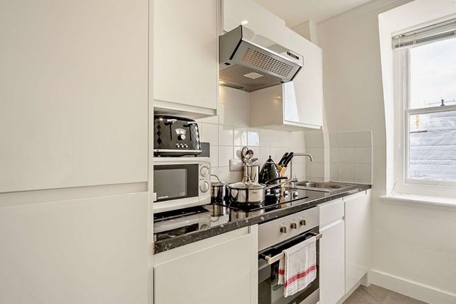 Flat to rent in 39 Hill Street, Mayfair, London