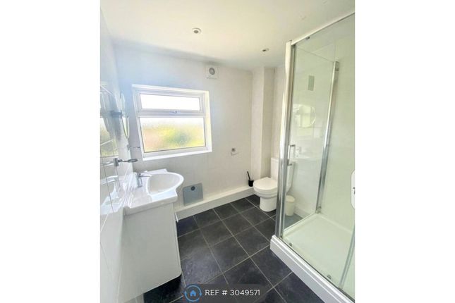 Long Meadow Way, Canterbury photo 5