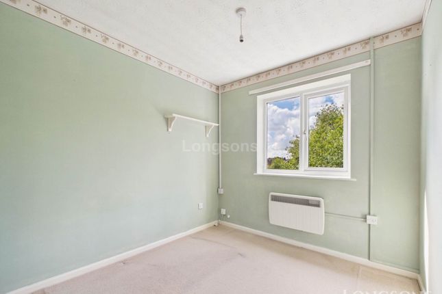 5, Canons Close, Dereham photo 3