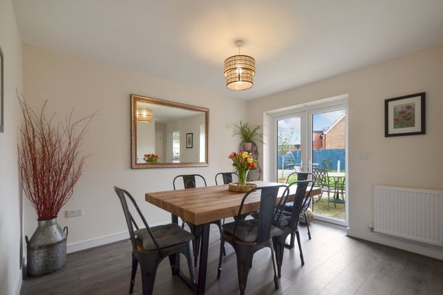 33, Fairfax Drive, Saffron Walden photo 2