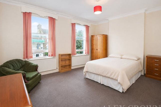 Top Floor Room, 74c, Saint Thomas's Road, Finsbury Park photo 5