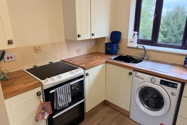 11 Breckland Court, Pike Lane, THETFORD photo 4