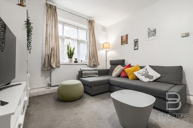 Flat for sale in Mitcham Lane, London