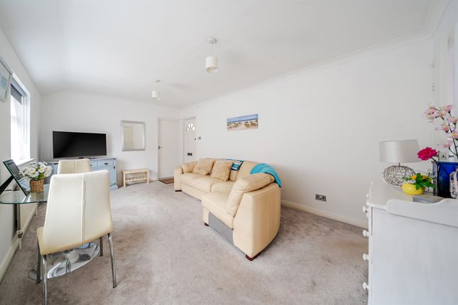 Flat 9, Flint Lodge, Ray Park Road, Maidenhead photo 3