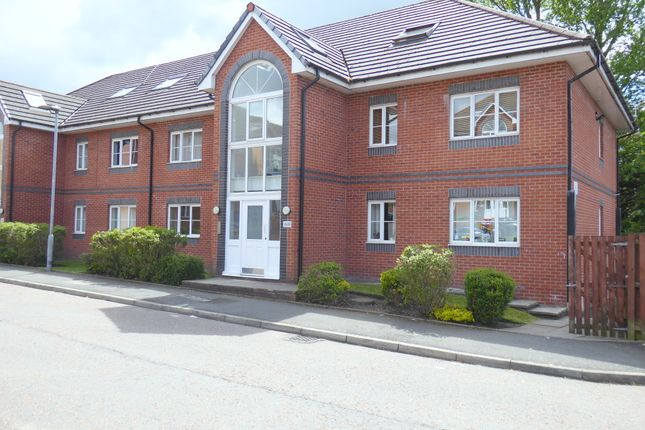Flat to rent in Broadoaks, Bury