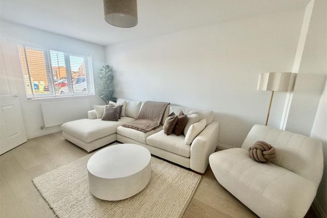 2, Ellis Close, Hetton Le Hole photo 3
