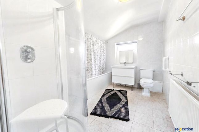 64 Henley Road, London photo 3
