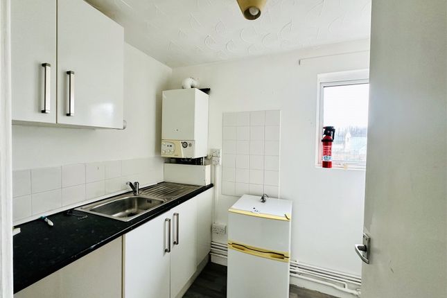 8A,, Queen Street, Pembrokeshire photo 3