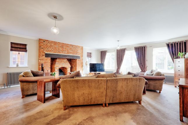 21, Nelmes Road, Hornchurch photo 3