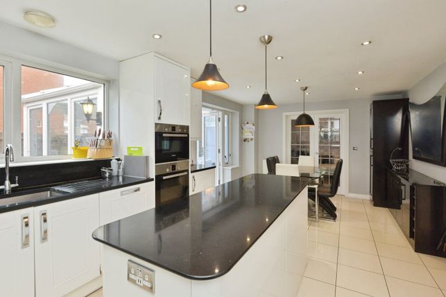 51, Southwold Crescent, Milton Keynes photo 4