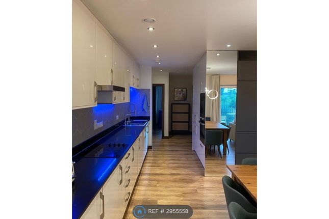 Flat, Gibbons House Sydney Road, Watford photo 5