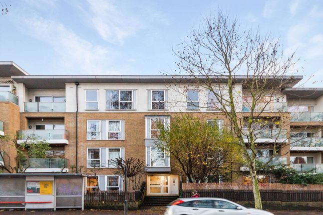 Flat to rent in East Dulwich Road, East Dulwich, London