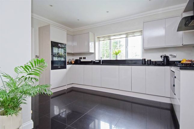 28, St. Augustines Court, Herne Bay photo 3