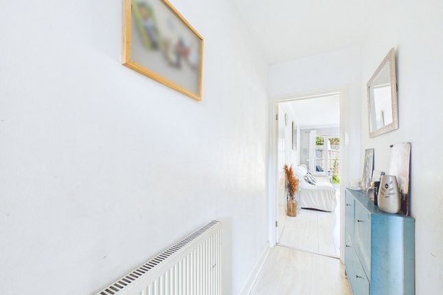 1, Parish Close, Watford photo 2