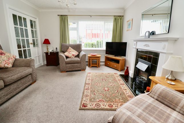 6, Manor Leas Close, Lincoln photo 3