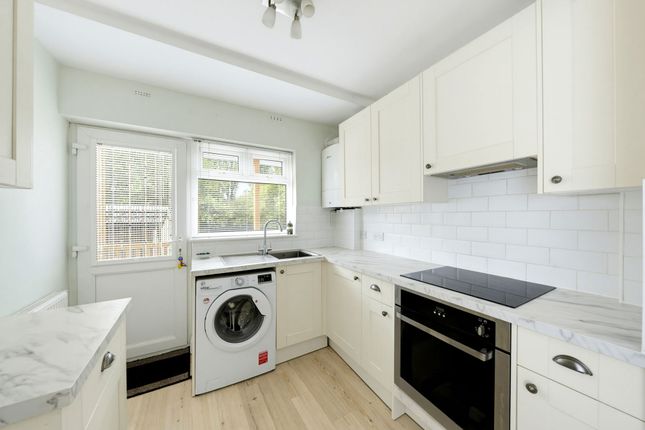 41 Donnington Road, Worcester Park photo 2