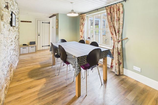 Wills Cottage, North Street, Crewkerne photo 4