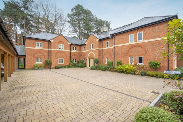 2-bed flat on 8 Seymour Drive, Ascot, £600,000