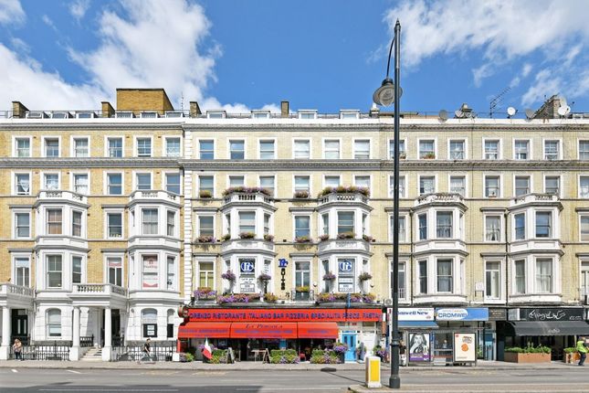 Thumbnail Flat to rent in Cromwell Road, London